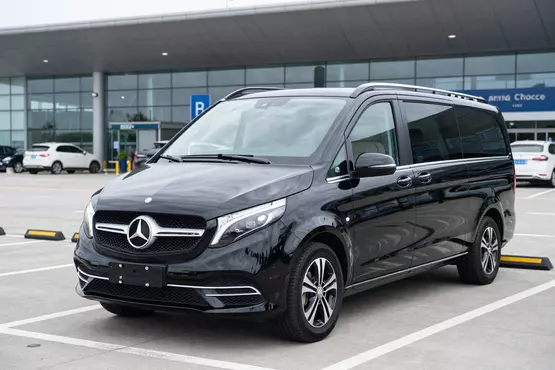 Минивэн Mercedes для трансфера групп