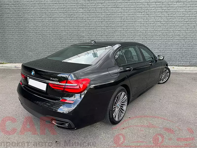 BMW 740i